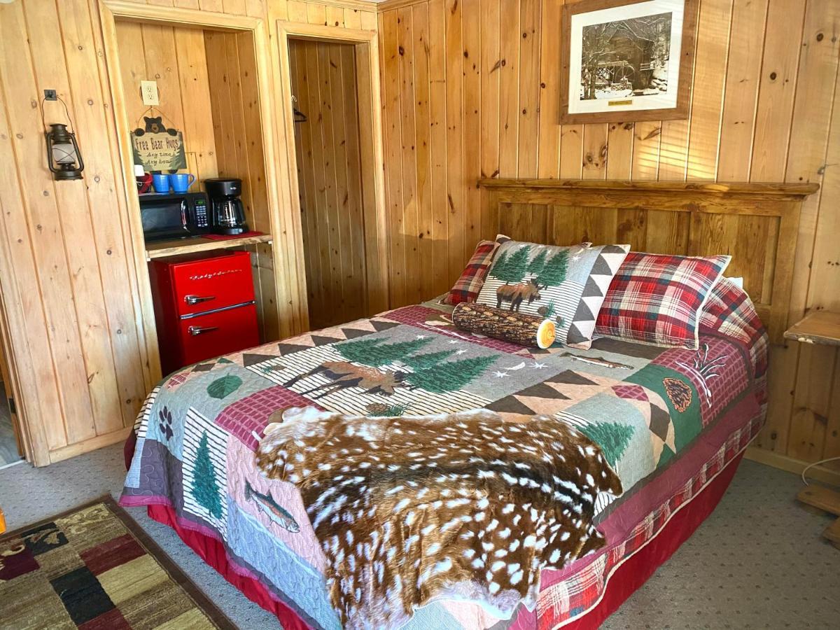 Moosewood Motel *